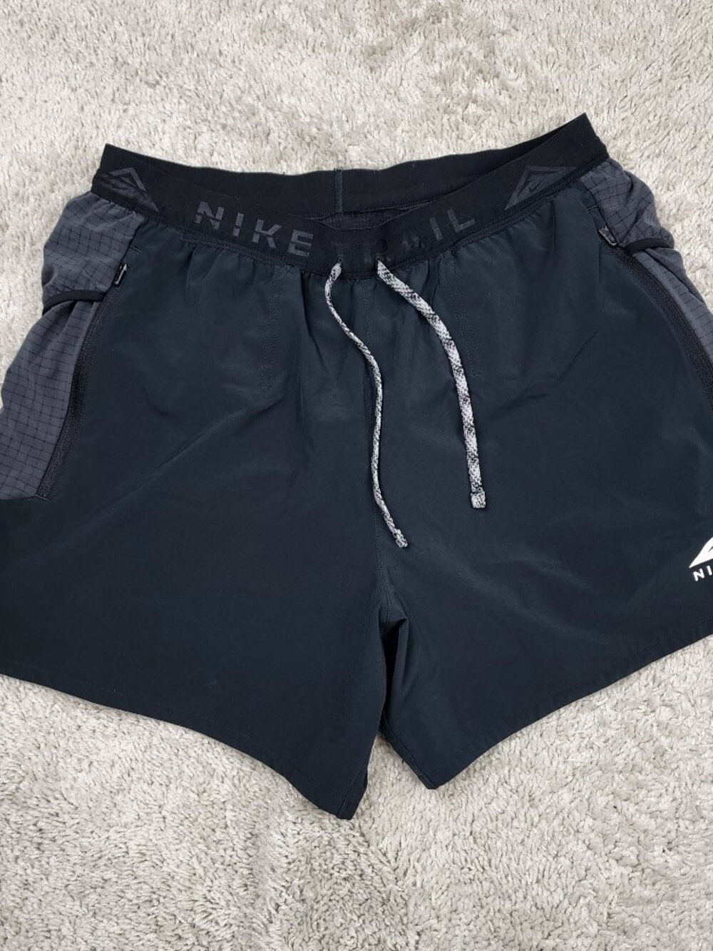 Nike Trail Running Shorts Men Medium Black 4 Inch inseam Hiking Camp Gym Workout